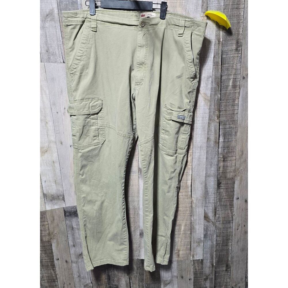 Wrangler Relaxed Fit Khaki Cargo Pants 40x32 Cowboy Utility Work Casual